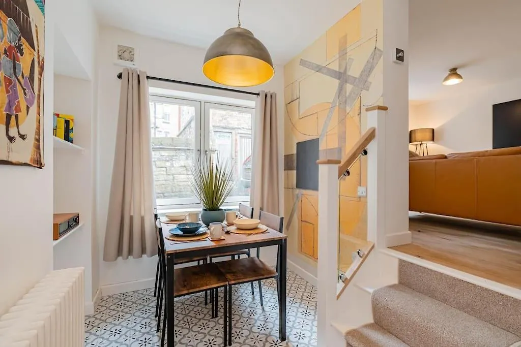 Apartment Superb Two Bedroom 2 Bathroom Home Morningside Edinburgh