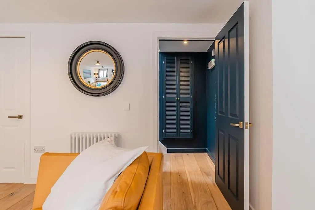 Apartment Superb Two Bedroom 2 Bathroom Home Morningside Edinburgh United Kingdom