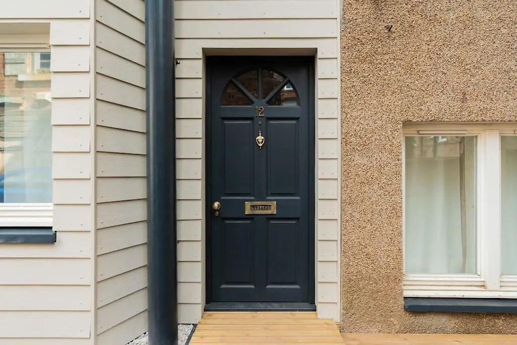 Superb Two Bedroom 2 Bathroom Home Morningside Edinburgh